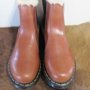 DR.MARTENS AIRWAVE WOMENS AMBASSADOR CHELSEA BOOTS NWT